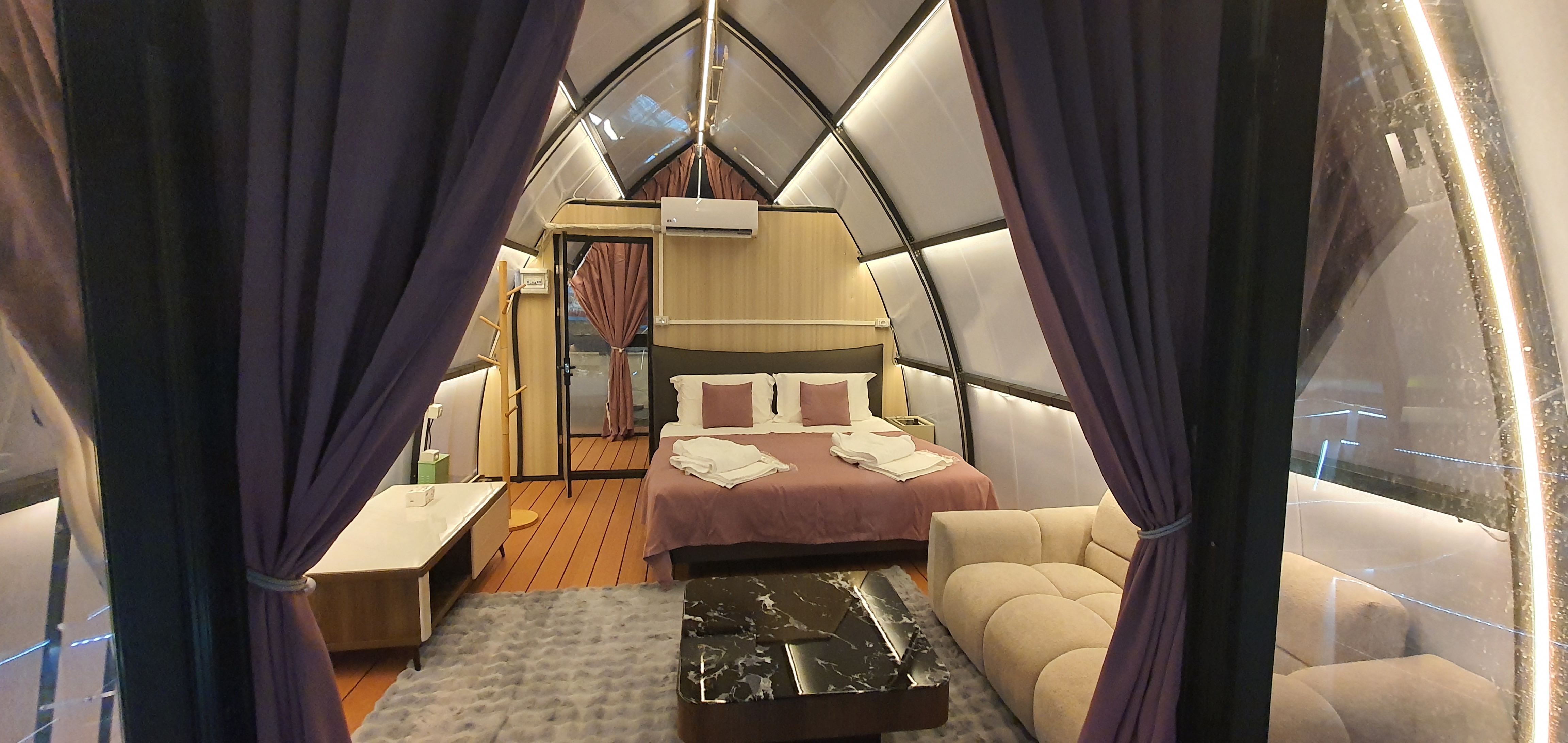 Suite Boat House